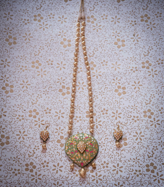 Green Meenakari Kundan Necklace Set with Earrings – Handcrafted Traditional Jewelry