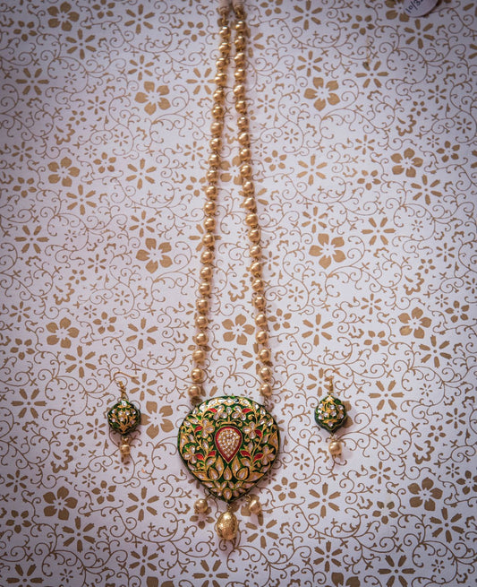 Green Meenakari Heart Pendant Necklace Set – Traditional Handcrafted Rajasthani Jewelry with Earrings