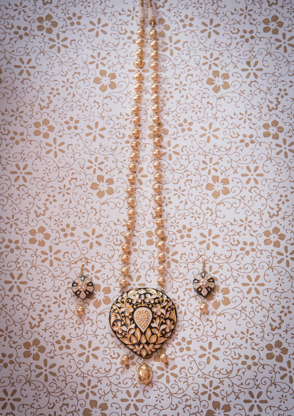 Black & Gold Meenakari Heart Pendant Necklace Set – Handcrafted Rajasthani Jewellery with Matching Earrings