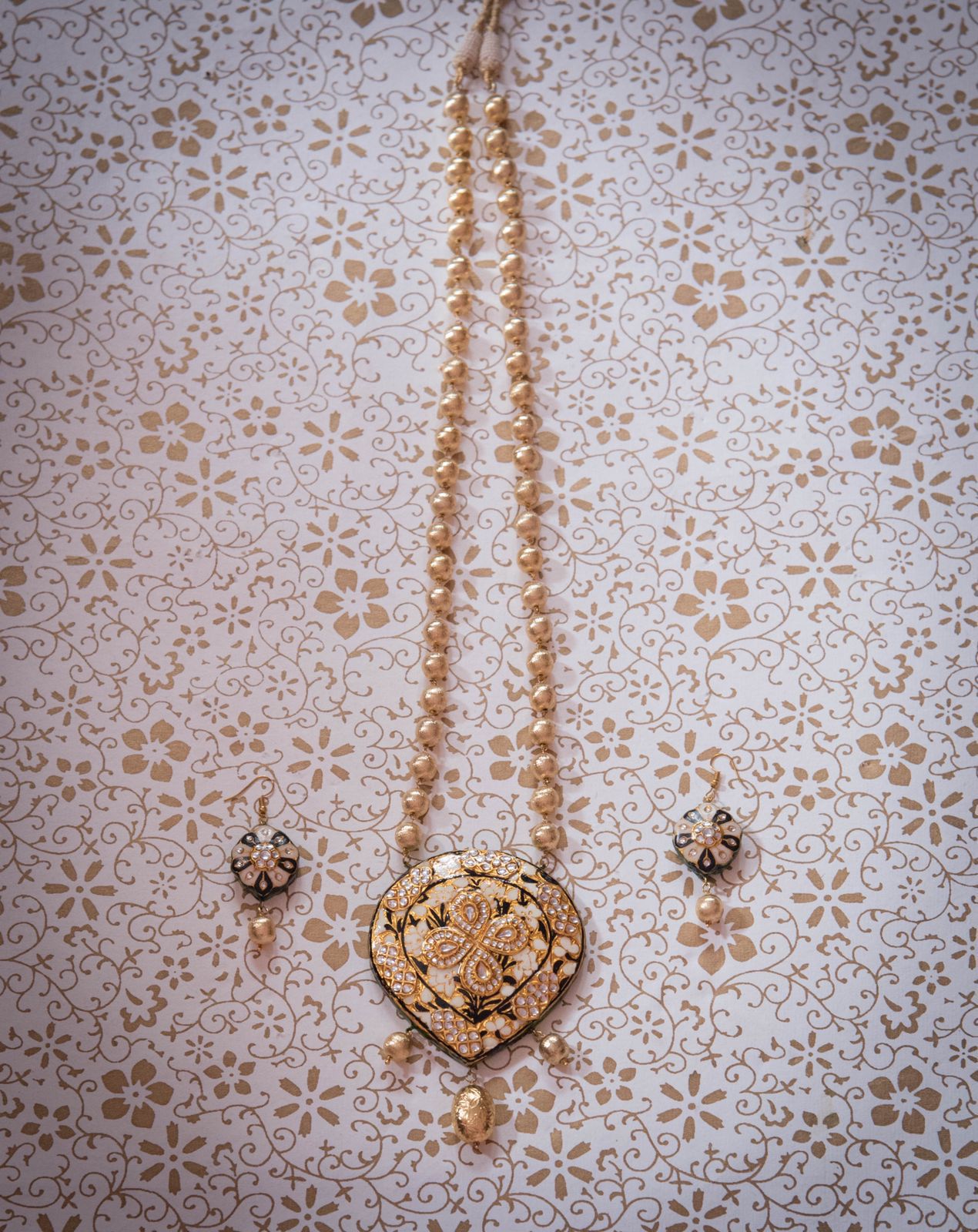 Antique Beige & Black Floral Meenakari Heart Pendant Necklace Set – Traditional Rajasthani Handcrafted Jewellery